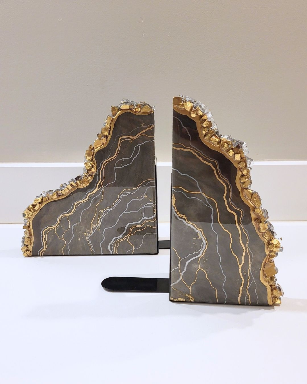 Luxe Geode Resin Bookends (Grey)