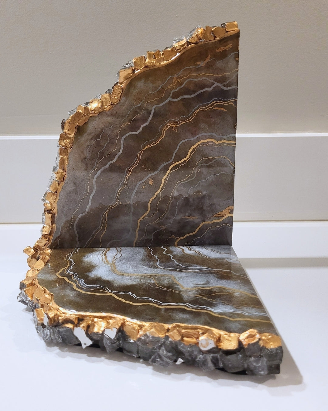 Dual-Delight Crystal Edge Geode Coasters / Shelf Decor (Grey & Brown)